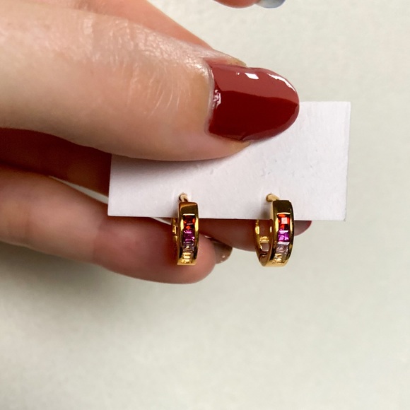 18K Gold Garnet & Amethyst Gemstone Hoop Earrings - Picture 3 of 5